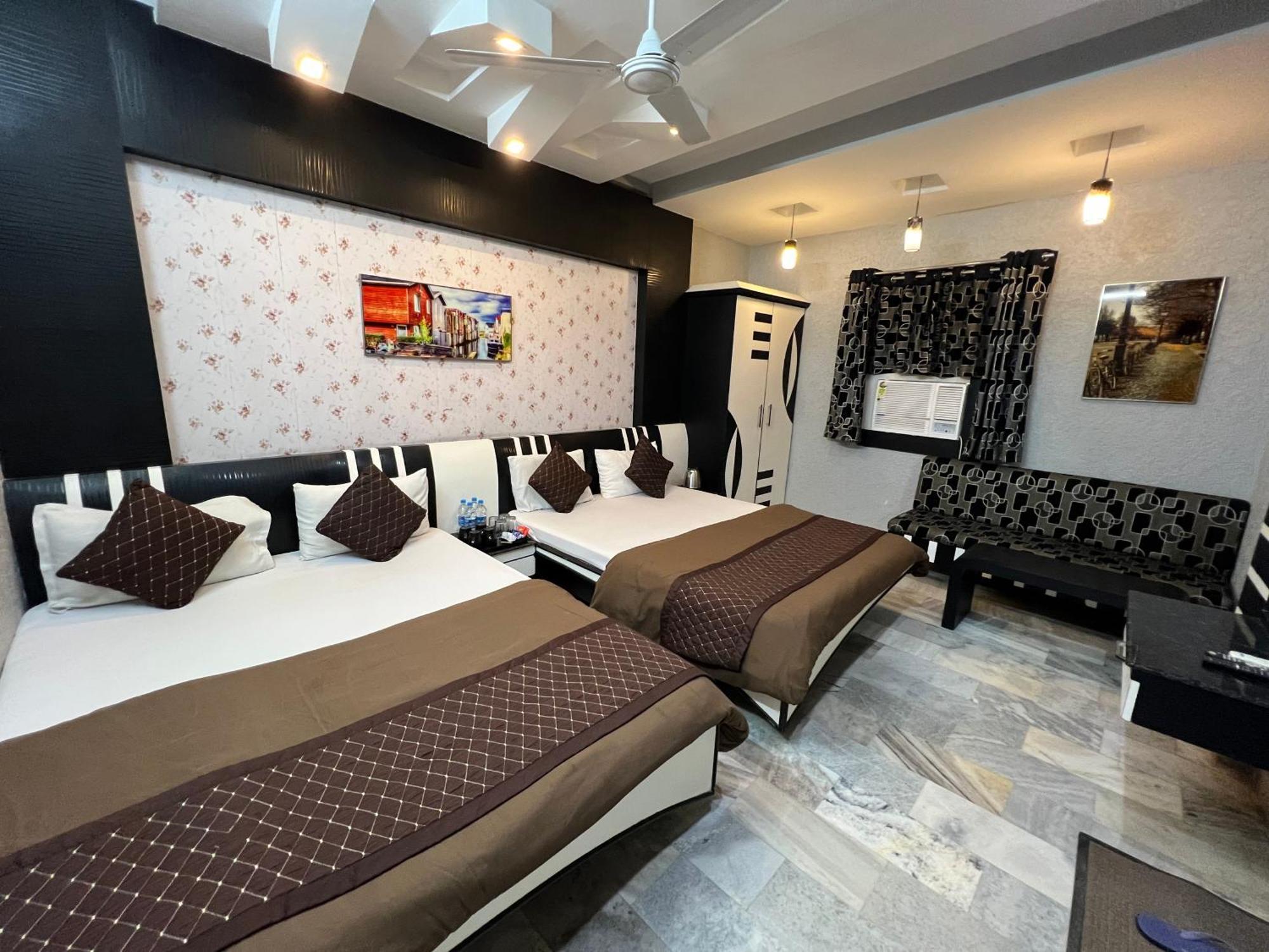 Hotel Sabera 西里古里 外观 照片